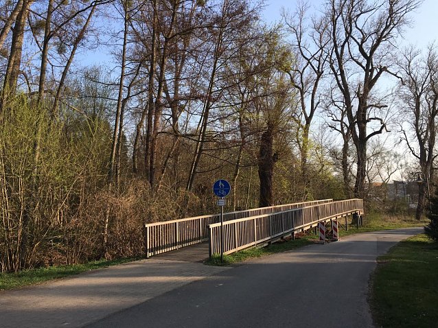 Bild: Fu&szlig;g&auml;ngerbr&uuml;cke
