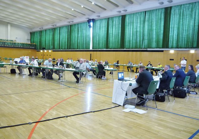 Bild: Stadtrat in der Obereichsfeldhalle