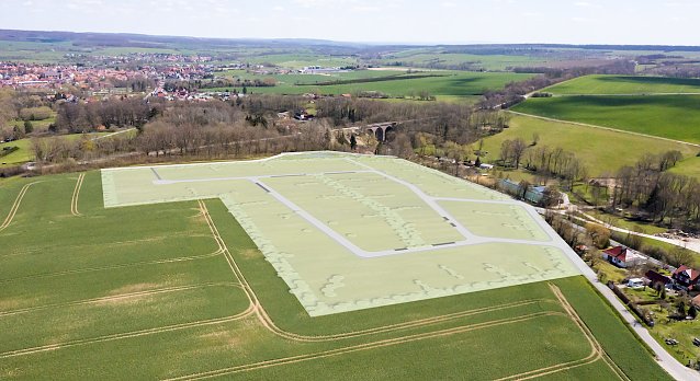 Bild: Herrliche S&uuml;dhanglage: 43 Baupl&auml;tze entstehen bis n&auml;chstes Jahr im neuen Wohnbaugebiet Hinter dem Kerbschen Berg.