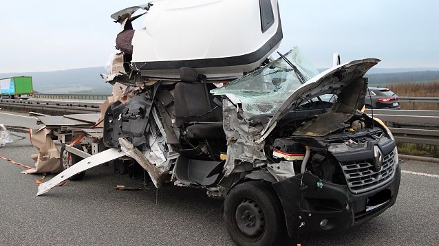 Bild: Verunfallter Kleintransporter auf der A 38