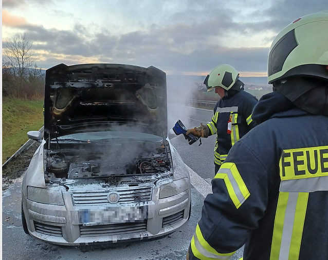 Bild: Auto auf der A38 brannte