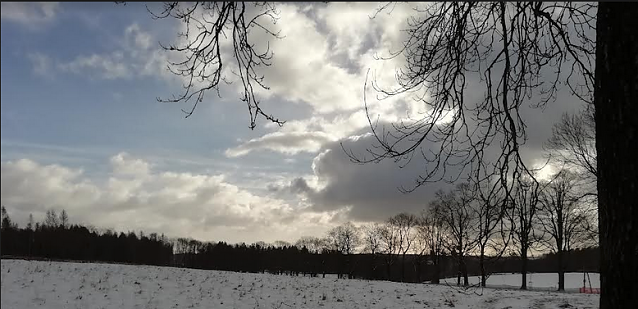 Bild: Hoch oben in Sophienhof bekam man heute morgen wieder ein wenig blauen Himmel zu sehen