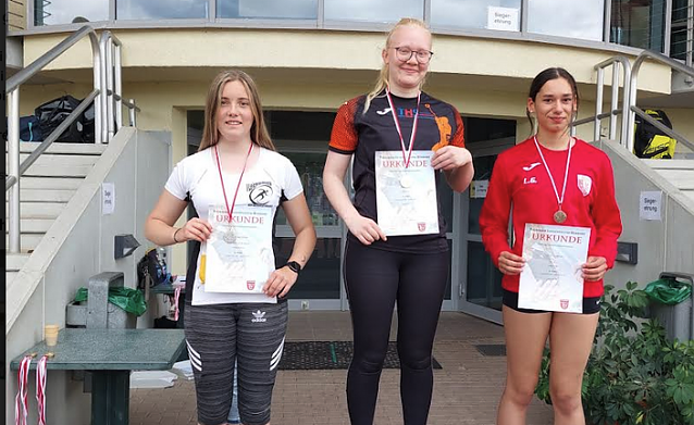 Bild: Vizemeisterin Kiara Degenhardt auf dem Treppchen