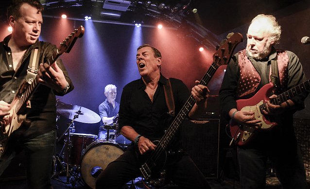 Bild: The Band of Friends mit dem Gallagher-Mitstreiter Gerry Mc Avoy