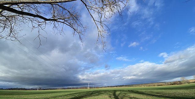 Bild: Es bleibt windig und mild