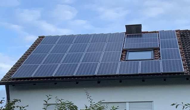 Bild: Diese Photovoltaikanlage hat sich nach acht Jahren amortisiert, viele Kilowattstunden eingespeist und viel CO2 gespart.