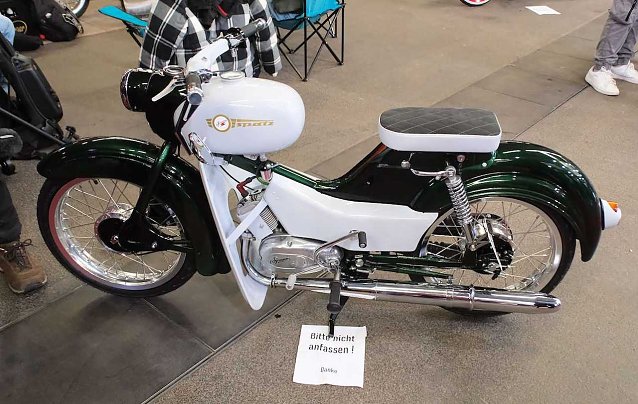 Bild: Motorradmesse in Erfurt: nur Ggcken, nicht anfassen!
