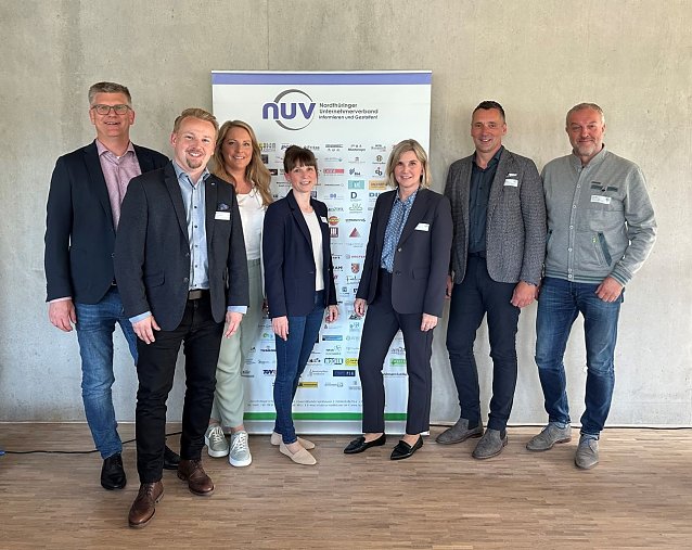 Bild: .l.: Der neu gew&auml;hlte NUV-Vorstand Andr&eacute; Materlik, Marcel K&uuml;bler, Carina Schmidt-Pf&ouml;rtner, Claudia Rheinl&auml;nder (Gesch&auml;ftsf&uuml;hrerin), Ricarda Adam (Schatzmeisterin), Niels Neu (Vorstandsvorsitzender), Uwe Lier