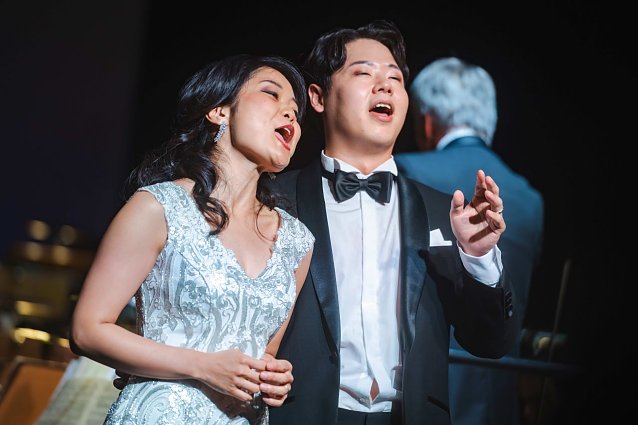 Bild: Foto Rina Hirayama (Mezzosopran) und Kyounghan Seo (Tenor)