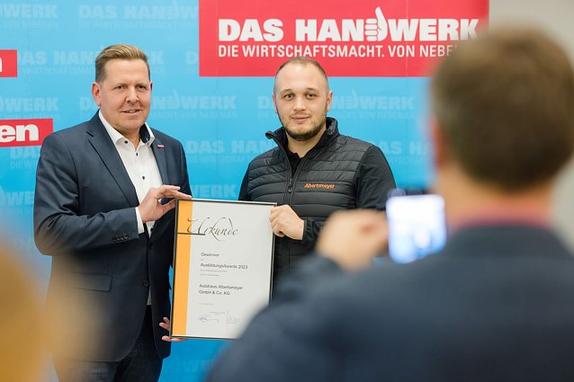 Bild: Eine der f&uuml;nf Auszeichnungen ging auch an das Autohaus Albertsmeyer, das in Nordth&uuml;ringen prominent vertreten ist