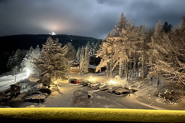 Bild: Vollmondnacht im Oberwiesentahl mit Blick auf den Fichtelberg
