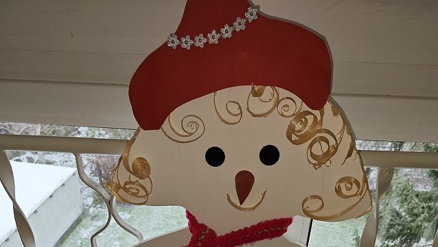 Bild: Mit Liebe gebasteltes "Schneemannm&auml;dchen"