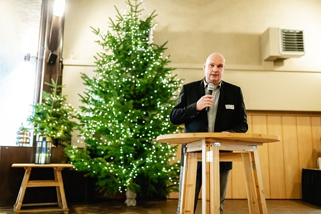 Bild: B&uuml;rgermeister der Stadt Sondershausen Steffen Grimm bei der Weihnachtsfeier des NUV