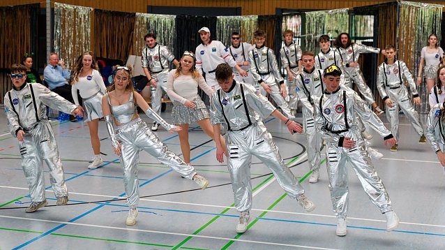 Bild: Worbiser "Abinauten" mit gro&szlig;er Show am letzten Schultag