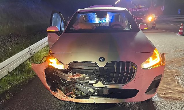 Bild: Verunfallter BMW gestern nacht