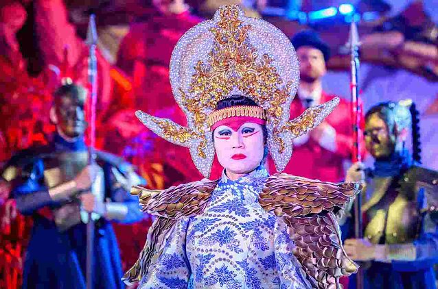 Bild: Premiere im Schlosshof morgen Abend: Turandot