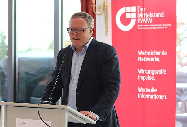 Bild: Prof. Dr. Mario Voigt (CDU) zu Gast beim Treffen des BVMW im Alpha Hotel in Bad Langensalza