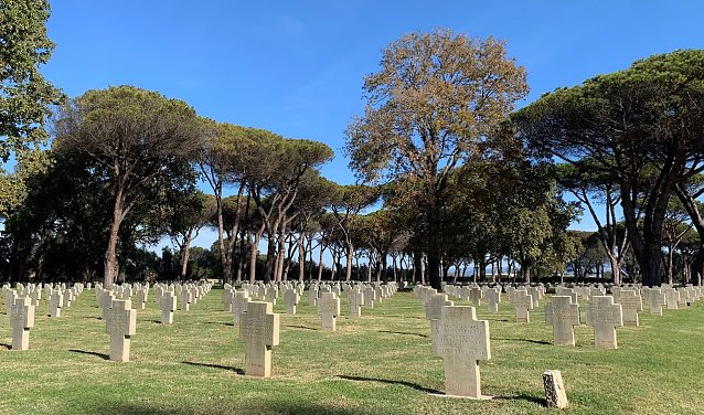 Bild: Soldatenfriedhof in Pomezia, Italien