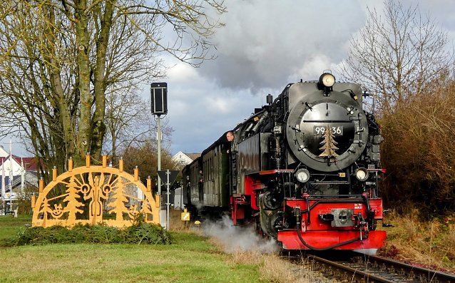 Bild: Sonderzug der Interessengemeinschaft Harzer Schmalspurbahn in NIedersachswerfen-Ost