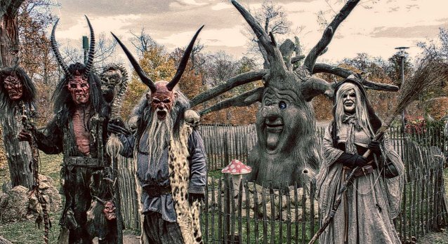 Bild: DIE WILDE JAGD - hier von eine Brauchtumsgruppe gleichen Namens aus dem Nordh&auml;user Raum dargestellt