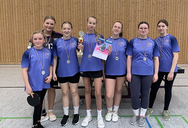Bild: Silbermedaille f&uuml;r die Worbiser Tischtennis-M&auml;dchen