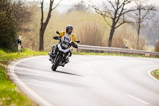 Bild:  Motor an, Sorgen aus: Mit der richtigen Vorbereitung wird die n&auml;chste Motorradreise zum Erfolg.