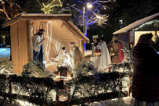 Bild: Die heiligen drei K&ouml;nige auf dem Leinefelder Weihnachtsmarkt
