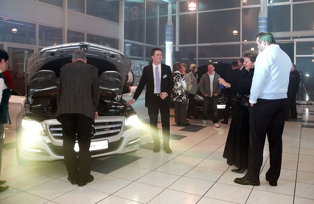 Bild: Neues Auto vorgestellt