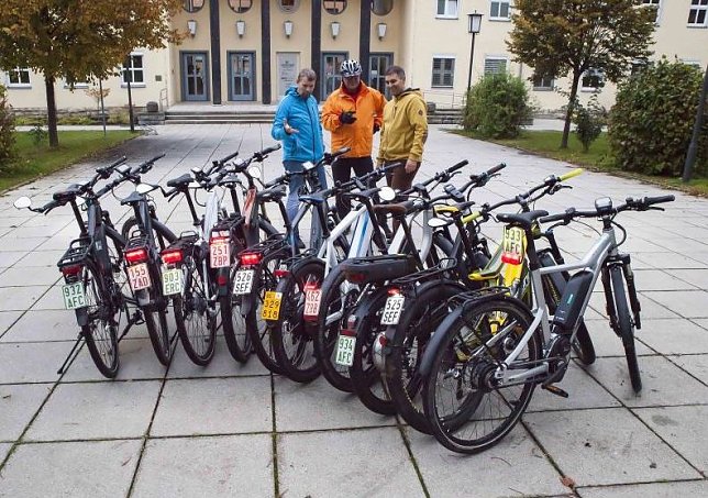 Bild: Speed-Bikes unterst&uuml;tzen den Fahrer bis zu einer Geschwindigkeit von 45 Stundenkilometer