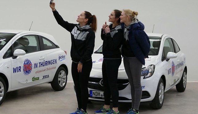 Bild: Schnell noch ein Selfie mit den neuen Flitzern