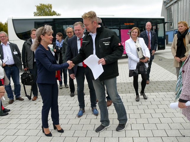 Bild: Verabschiedung der Ministerin