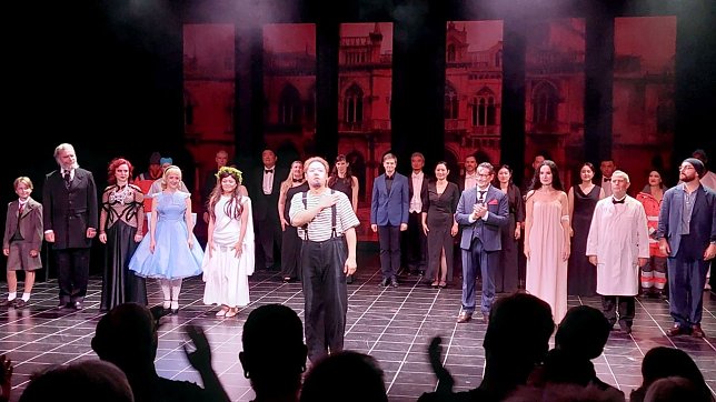 Bild: Schlussbild der Premiere