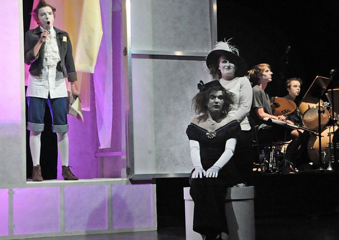 Doppelpack (Foto: Theater Nordhausen) Doppelpack (Foto: Theater Nordhausen)