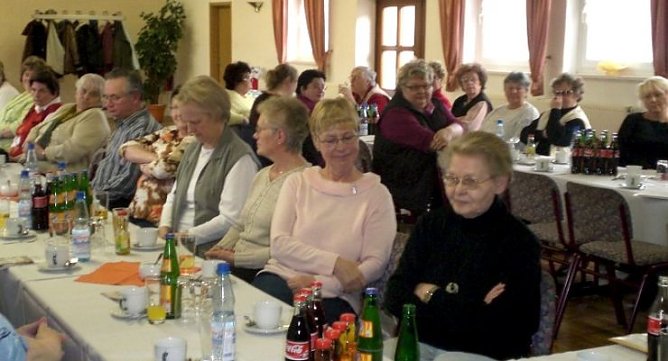 Blick auf einen Teil der Teilnehmer (Foto: Henze) Blick auf einen Teil der Teilnehmer (Foto: Henze)