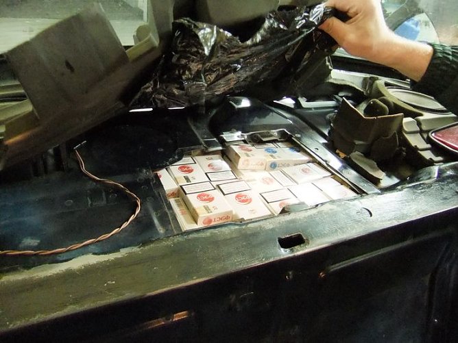 Versteckt (Foto: Zoll) Versteckt (Foto: Zoll)