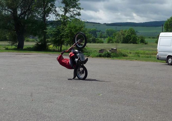 In Höhle gefeiert (Foto: Karl-Heinz Herrmann) In Höhle gefeiert (Foto: Karl-Heinz Herrmann)