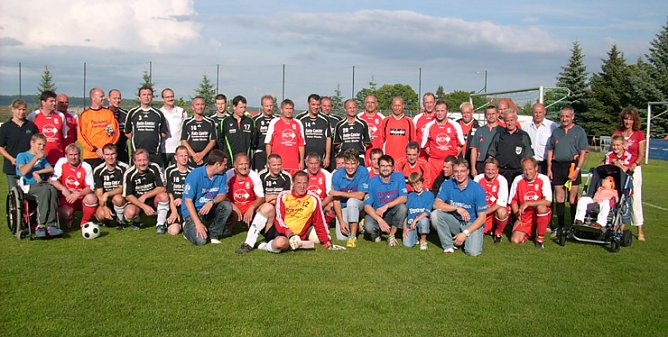 Benefizspiel Sondershausen (Foto: Karl-Heinz Herrmann) Benefizspiel Sondershausen (Foto: Karl-Heinz Herrmann)