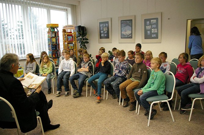 Vorlesetag mit Hans-J&uuml;rgen D&ouml;ring (Foto: Ilka K&uuml;hn)