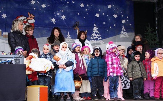 Weihnachtsmarkt in Leinefelde (Foto: Jürgen Schicht) Weihnachtsmarkt in Leinefelde (Foto: Jürgen Schicht)