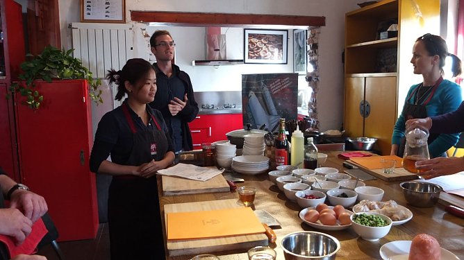 Kochkurs (Foto: Gisela Reinhardt) Kochkurs (Foto: Gisela Reinhardt)