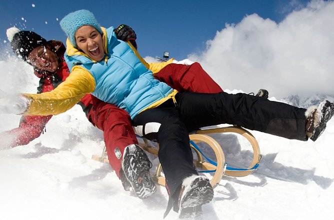 Rodelbahnen getestet (Foto: ADAC) Rodelbahnen getestet (Foto: ADAC)