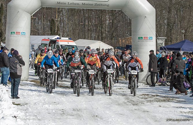 Possenlauf 2013 mit Erfolg abgelaufen (Foto: Thomas Zelmer) Possenlauf 2013 mit Erfolg abgelaufen (Foto: Thomas Zelmer)