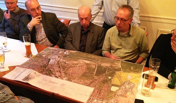 Fu&szlig;g&auml;ngerbr&uuml;cke in der Diskussion (Foto: Christian St&uuml;tzer)