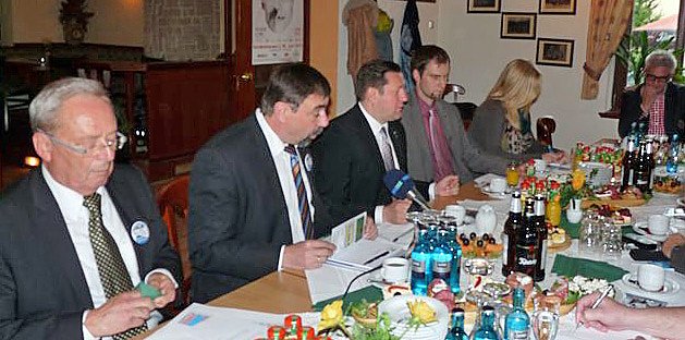 Thüringer Gastlichkeit und Köstlichkeit (Foto: Karl-Heinz Herrmann) Thüringer Gastlichkeit und Köstlichkeit (Foto: Karl-Heinz Herrmann)