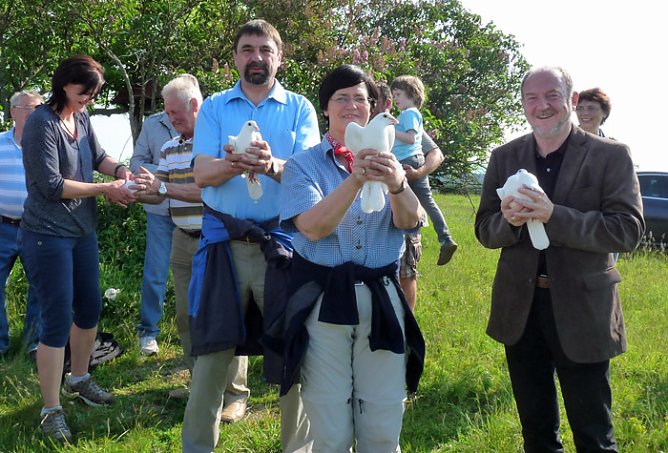 Friedenstauben &uuml;ber Sondershausen (Foto: Karl-Heinz Herrmann)