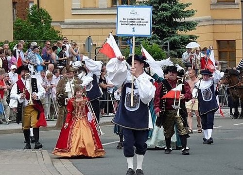 DVD zum Festumzug (Foto: Karl-Heinz Herrmann) DVD zum Festumzug (Foto: Karl-Heinz Herrmann)