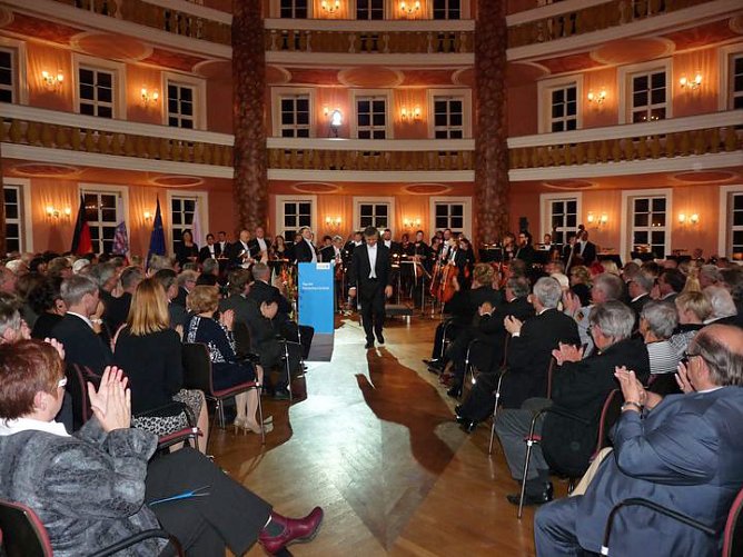 Feierlicher Festakt (Foto: Karl-Heinz Herrmann)