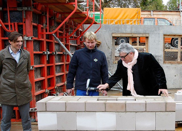 Grundsteinlegung N&auml;der-Haus (Foto: R&uuml;diger herzog)