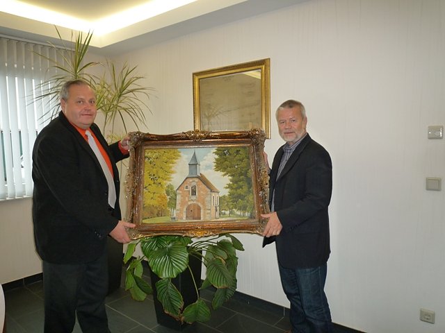 Bild&uuml;bergabe in Birkungen (Foto: G. Bader)