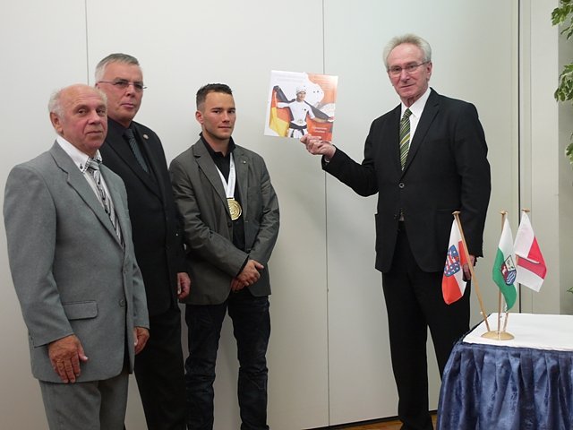 Bild f&uuml;r den B&uuml;rgermeister (Foto: Ilka K&uuml;hn)